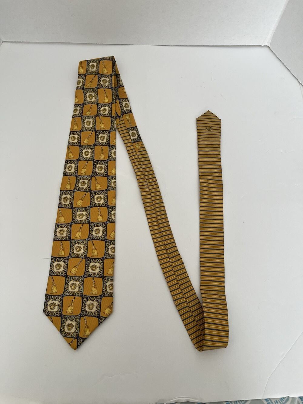 GIANNI VERSACE COUTURE Vintage '90s Iconic Baroque Classic Tie Italy Gold Blue